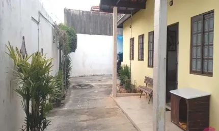 Casa com 4 quartos à venda no Jardim Santa Maria, Jacareí  por R$ 750.000