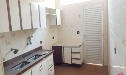 Casa com 3 quartos para alugar no Jardim Liberdade, Jacareí  por R$ 3.600
