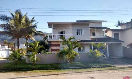 Casa em condomínio fechado com 4 quartos à venda na Praia da Mococa, Caraguatatuba  por R$ 1.200.000