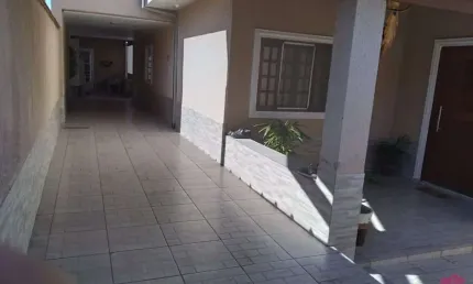 Casa com 5 quartos à venda no Jardim Didinha, Jacareí  por R$ 650.000