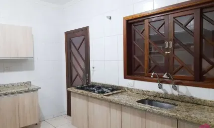 Casa com 3 quartos à venda no Jardim Terras de São João, Jacareí  por R$ 650.000