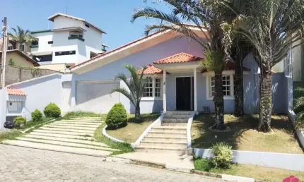 Casa em condomínio fechado com 3 quartos à venda no Jardim Coleginho, Jacareí  por R$ 950.000