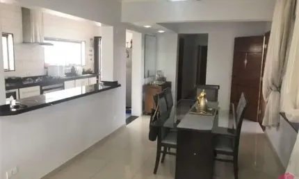 Casa com 3 quartos à venda no Jardim Siesta, Jacareí  por R$ 750.000