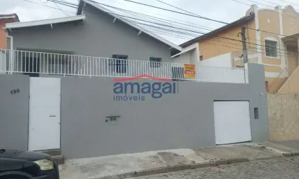 Casa com 2 quartos à venda no Jardim Bela Vista, Jacareí  por R$ 350.000