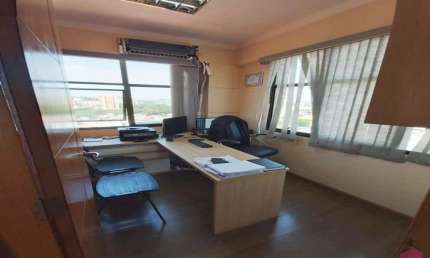 Sala comercial à venda no Centro, Jacareí  por R$ 180.000