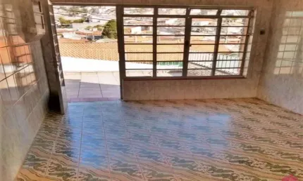 Casa com 2 quartos à venda no Jardim Bela Vista, Jacareí  por R$ 265.000