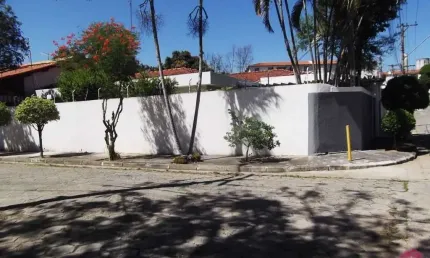 Casa com 3 quartos à venda na Cidade Jardim, Jacareí  por R$ 650.000