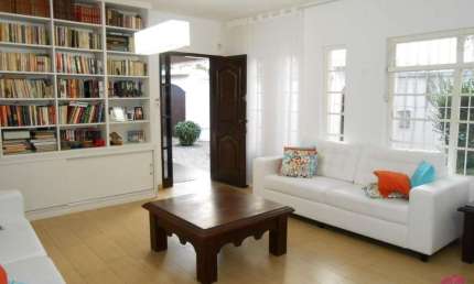 Casa com 5 quartos à venda no Jardim Siesta, Jacareí  por R$ 1.300.000