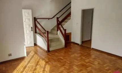 Casa com 3 quartos à venda no Parque Brasil, Jacareí  por R$ 450.000