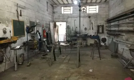 Sala comercial à venda no Parque Santo Antônio, Jacareí  por R$ 180.000