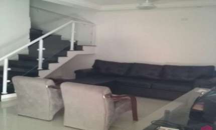 Casa em condomínio fechado com 4 quartos à venda no Jardim Santa Maria, Jacareí  por R$ 690.000