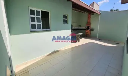 Casa com 3 quartos à venda no Jardim Flórida, Jacareí  por R$ 700.000
