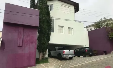 Casa em condomínio fechado com 3 quartos à venda no Jardim Coleginho, Jacareí  por R$ 1.200.000