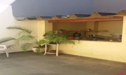 Casa com 4 quartos à venda no Centro, Jacareí  por R$ 450.000