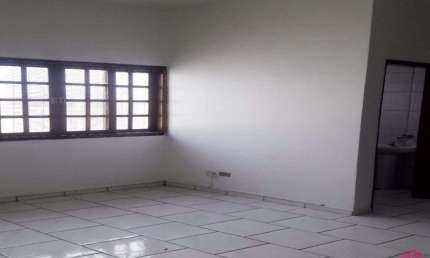 Sala comercial para alugar na Vila Martinez, Jacareí  por R$ 2.800