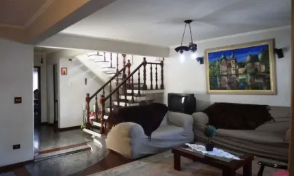 Casa com 3 quartos à venda no Jardim Santa Maria, Jacareí  por R$ 1.200.000