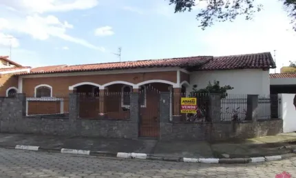 Casa com 3 quartos à venda no Jardim Flórida, Jacareí  por R$ 530.000