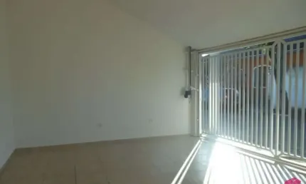 Casa com 3 quartos à venda no Jardim Siesta, Jacareí  por R$ 750.000