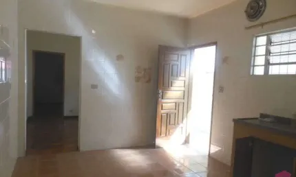 Casa com 4 quartos à venda no Jardim Santa Maria, Jacareí  por R$ 390.000