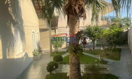 Casa com 3 quartos à venda no Jardim Flórida, Jacareí  por R$ 720.000