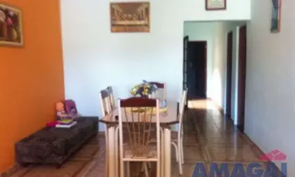 Casa com 3 quartos à venda no parque meia lua, jacareí  por r$ 800.000