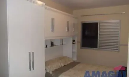 Apartamento com 3 quartos à venda no Centro, Jacareí  por R$ 350.000