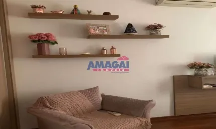 Casa com 3 quartos à venda no Centro, Jacareí  por R$ 650.000