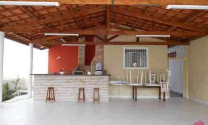 Casa com 6 quartos à venda no Centro, Jacareí  por R$ 1.500.000