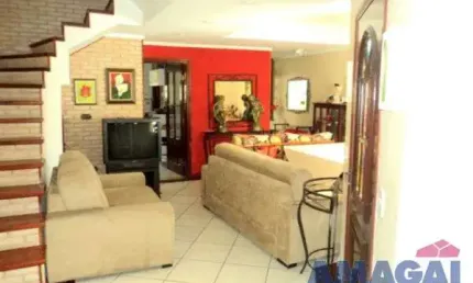 Casa com 4 quartos à venda na Cidade Nova Jacareí, Jacareí  por R$ 390.000