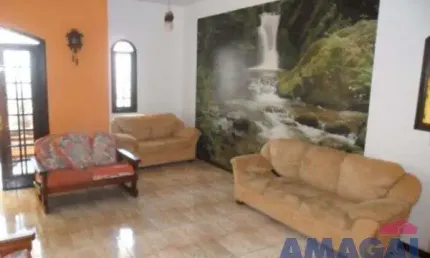 Casa com 5 quartos à venda no Jardim Bela Vista, Jacareí  por R$ 780.000
