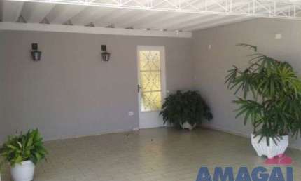 Casa com 3 quartos à venda no Jardim Luiza, Jacareí  por R$ 450.000
