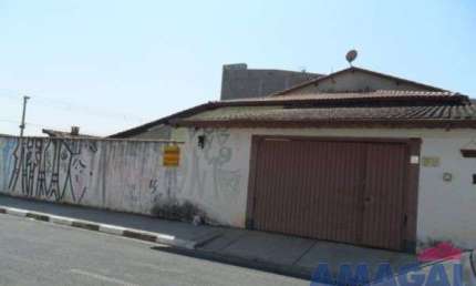 Casa com 2 quartos à venda no Centro, Jacareí  por R$ 1.200.000