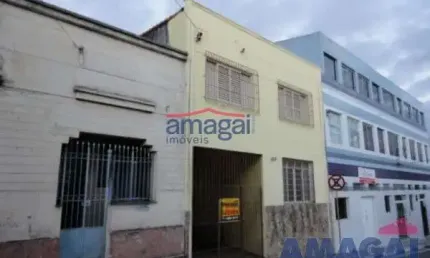 Casa com 4 quartos à venda no Centro, Jacareí  por R$ 380.000