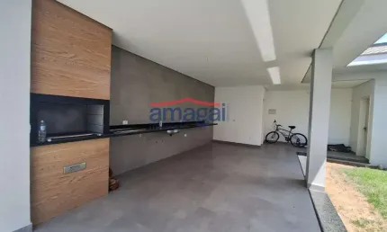 Casa em condomínio fechado com 3 quartos à venda no Jardim Santa Maria, Jacareí  por R$ 589.000
