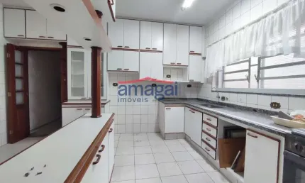 Casa com 3 quartos à venda no centro, jacareí  por r$ 520.000