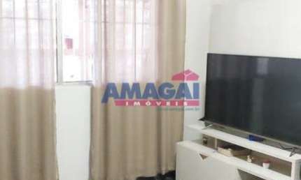 Casa com 3 quartos à venda no Jardim Paraíso, Jacareí  por R$ 400.000