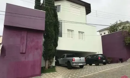 Casa em condomínio fechado com 3 quartos para alugar no Jardim Coleginho, Jacareí  por R$ 10.000