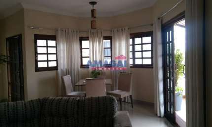 Casa com 3 quartos à venda no Jardim Terras de São João, Jacareí  por R$ 690.000