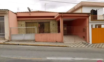 Casa com 3 quartos à venda no Jardim Jacinto, Jacareí  por R$ 480.000