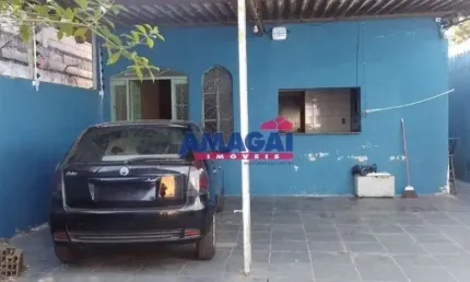 Casa com 2 quartos à venda no Jardim Flórida, Jacareí  por R$ 300.000