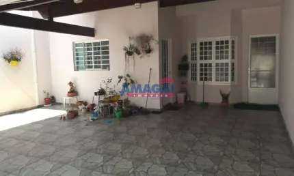 Casa com 3 quartos à venda no Jardim Altos de Santana II, Jacareí  por R$ 459.000