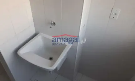 Apartamento com 3 quartos para alugar no Centro, Jacareí  por R$ 2.300