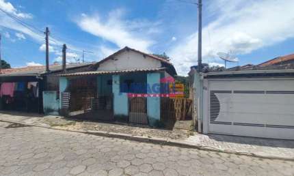 Casa com 2 quartos à venda na Vila Garcia (São Silvestre), Jacareí  por R$ 260.000