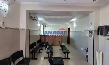 Casa comercial para alugar na Vila Pinheiro, Jacareí  por R$ 4.800