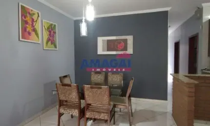 Casa com 3 quartos à venda no Jardim Santa Marina, Jacareí  por R$ 460.000