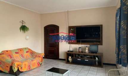 Casa com 3 quartos à venda no Centro, Jacareí  por R$ 800.000