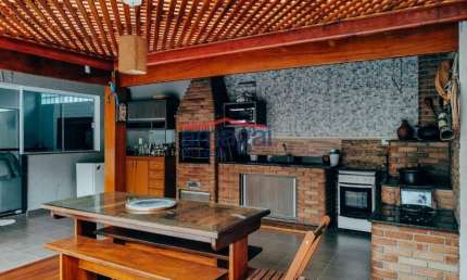 Casa com 4 quartos à venda no Loteamento Villa Branca, Jacareí  por R$ 1.590.000