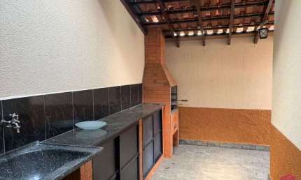 Casa em condomínio fechado com 2 quartos para alugar no Jardim Coleginho, Jacareí  por R$ 1.500