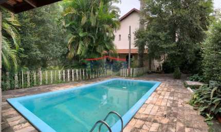 Casa com 4 quartos à venda no Jardim Siesta, Jacareí  por R$ 1.100.000