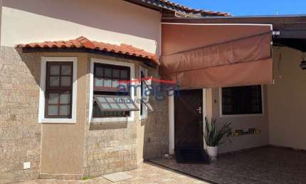 Casa com 3 quartos à venda no Jardim Flórida, Jacareí  por R$ 700.000